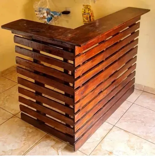 Balcão de madeira