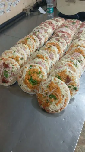 Balconista para padaria - horário das 13h15min as 20h30min. Idade a partir de 17anos