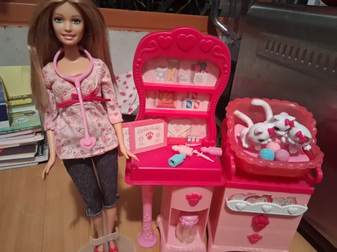 Barbie veterinária completa