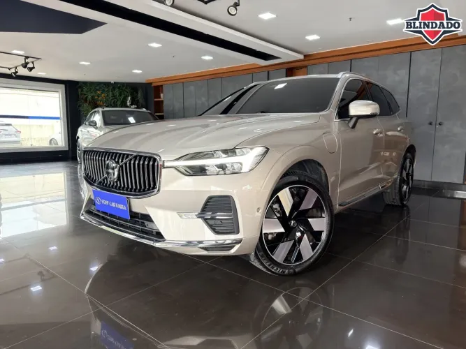 Volvo XC-60 T-8 Ultra 2.0 AWD (híbrido) 2025
