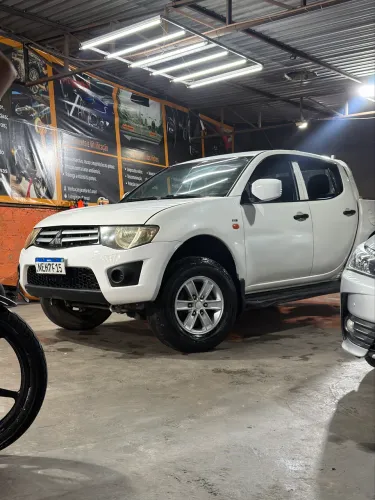 Mitsubishi L200 Triton GL 3.2 CD TB Int. Dies. Mec. 2017