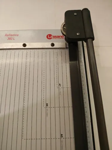Refiladora de papel 