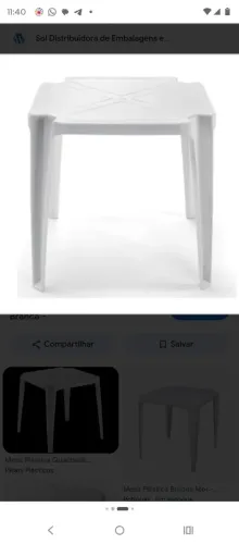 Mesa branca quadrada