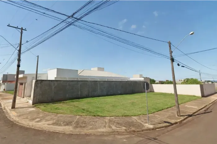 Terreno de Esquina 342m² à Venda - Bairro José Gomes, Porto Ferreira/SP