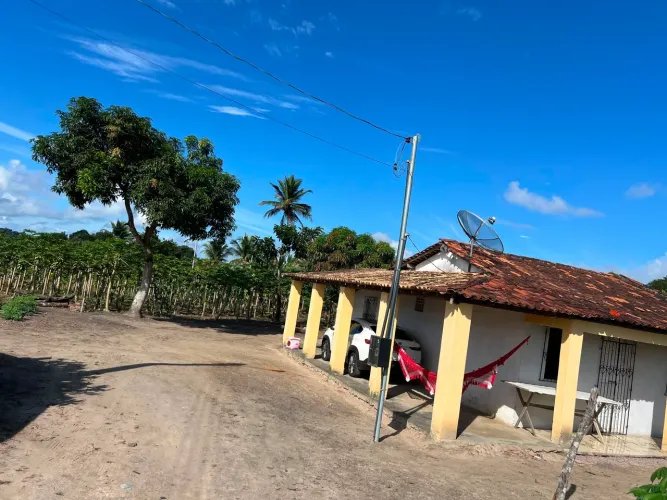 Vende-se um sítio de 2 tarefas e meia , mais informações chame no ZAP . *