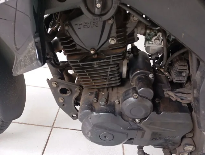 Vendo Dk 150 muito nova 