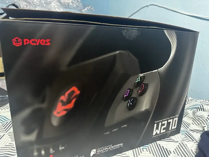 Volante pcyes W270 completo! Tenho a caixa original dele. Não tem nenhum um mês de uso