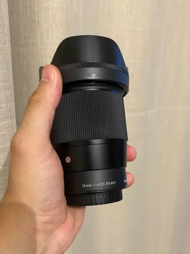 Lente Sigma 16mm F1.4 (Sony)