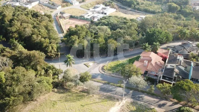 Terreno de esquina com excelente potencial em Itatiba!