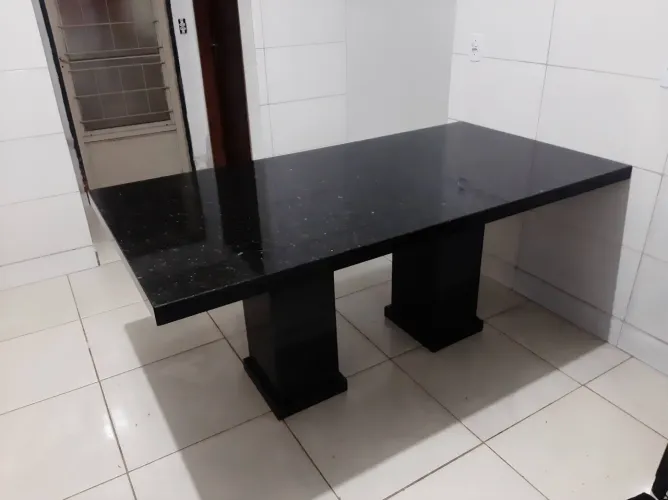 Mesa em granito 8 lugares