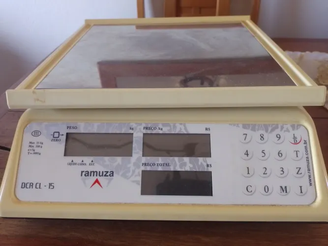 Vendo balança  passagem manual eletrônica, precisa trocar membrana teclado.