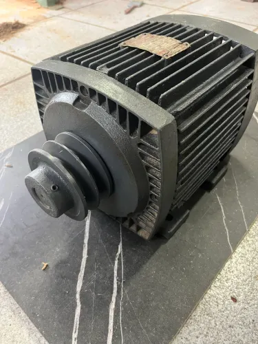 Vendo Motor 5 cv trifásico de alta