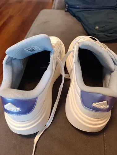 Tênis Adidas