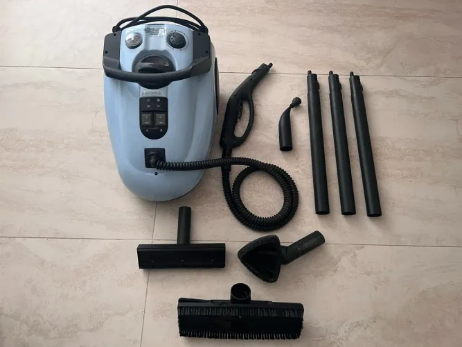 Máquina para limpeza a vapor marca Lavor modelo Skyvap Max 220v