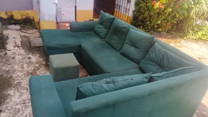Vendo esse sofá completo com puff