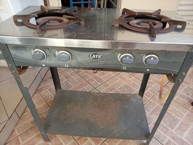 Vendo Fogão industrial 2 bocas esmaltado layr