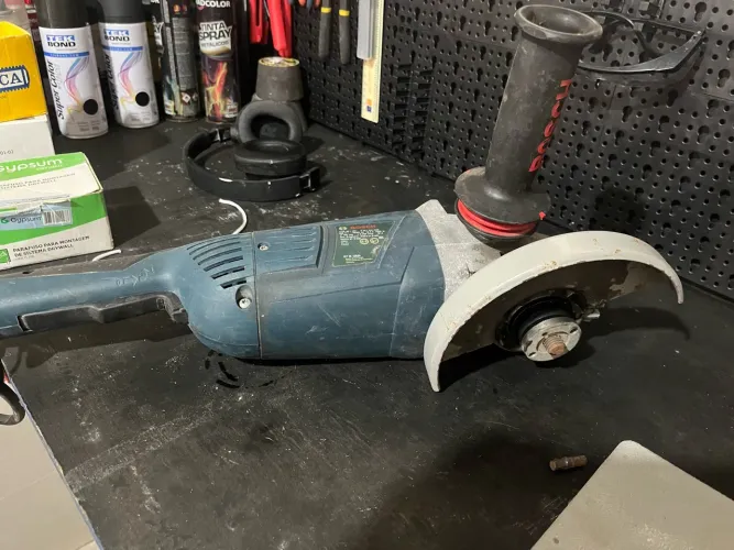 Esmerilhadeira profissional bosch