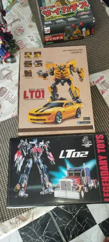 Action figures Optimus prime e Bumblebee Legendary toys