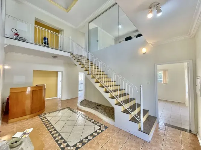 Vende Área Comercial  na  Av José Giorgi - 3 salas + 2 salões, 4 wcs, 10 vagas!