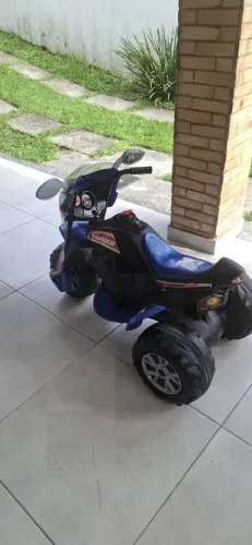 Moto elétrica infantil