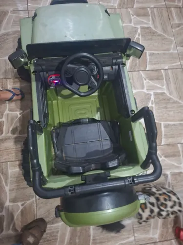 Vendo carrinho elétrico com controle