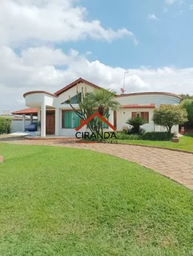 LINDA CASA A VENDA - CITY CASTELO - 04 QUARTOS COM 03 SUÍTES - 08 VAGAS