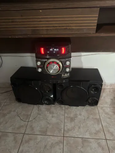 LG XBOOM 480W com Bluetooth som