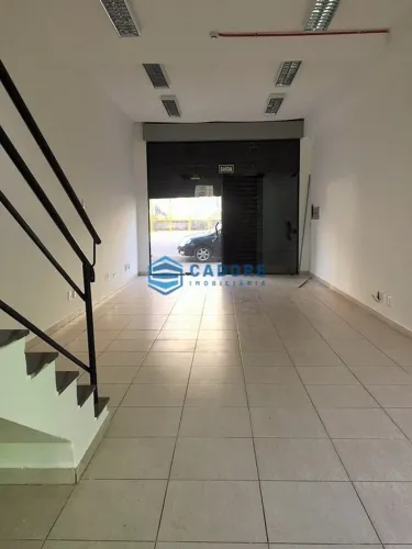 Sala Térrea, para locação no Centro