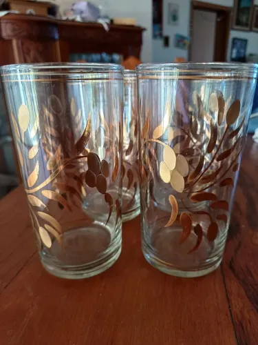 Jogo com 5 Copos de Cristal Vintage com Filete em Ouro