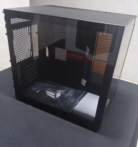 Gabinete Lian Li O11 Dynamic Mini Redragon Edition + 6 Fans