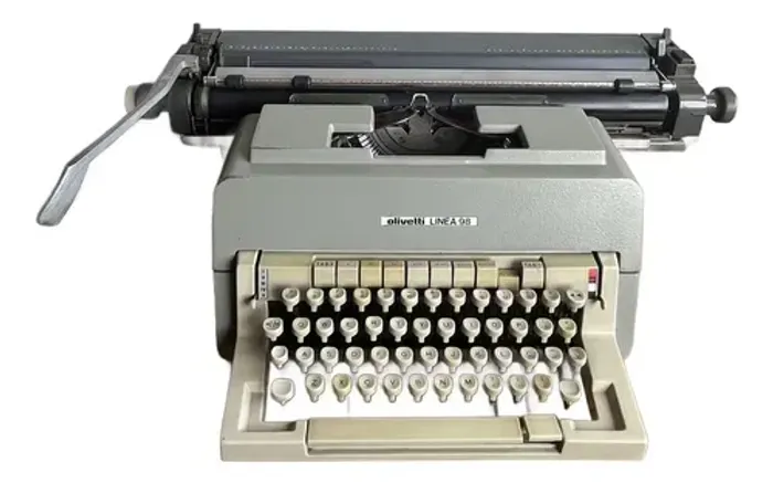 Maquina de escrever Olivetti Linea 98 (Somente 780,00)