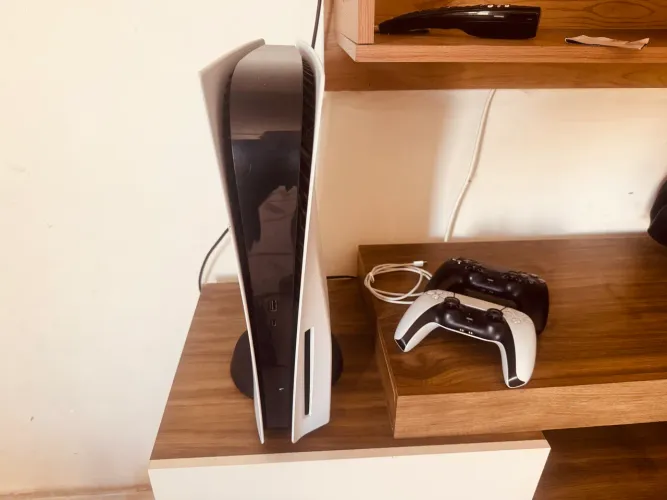 ? [IMPECÁVEL] PlayStation 5 + 2 Controles Originais (Oportunidade Única!)