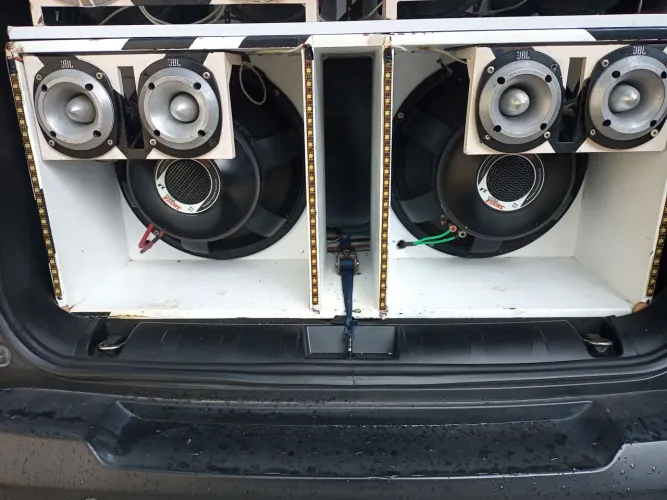Som automotivo