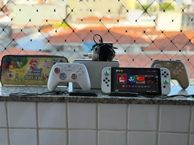 Nintendo Switch OLED Desbloqueado + 512GB + Controle GameSir Pro