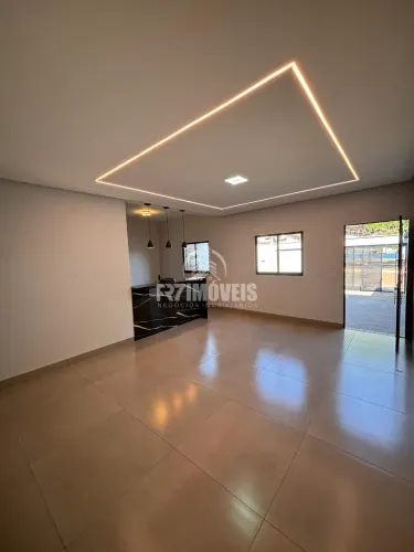 CASA AMPLA BEM LOCALIZADA NO SETOR BALNEÁRIO MEIA PONTE GOIÂNIA GO