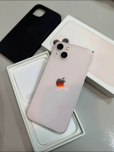 iPhone 13 rose