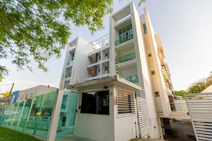 Apartamento mobiliado à venda no Água Verde, Curitiba 2 quartos, suíte, 2 vagas e área de