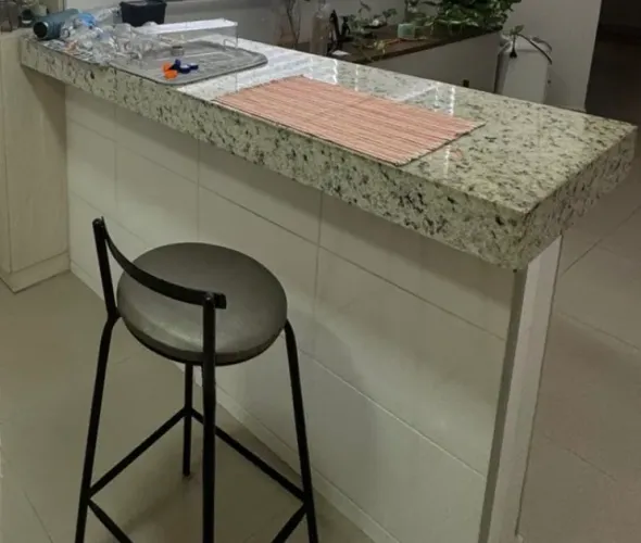 Bancada de granito Branco Dalas