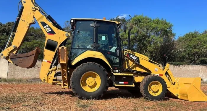 MÁQUINA CATERPILLAR 416F ANO 3016(Transferência de dívida)