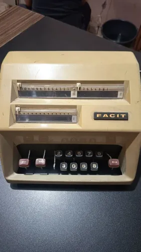 Calcuradora facit Mecânica VINTAGE decada 1950