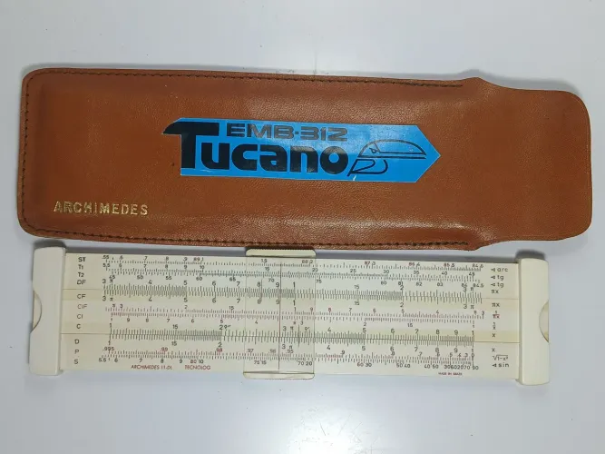 Régua De Cálculo Archimedes 11.DL Vintage Com Estojo de Couro original 