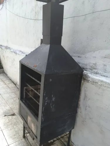 Churrasqueira de ferro fundido ótimo estado
