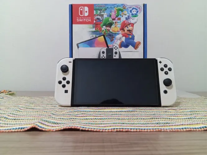 Nintendo Switch OLED - Excelente estado
