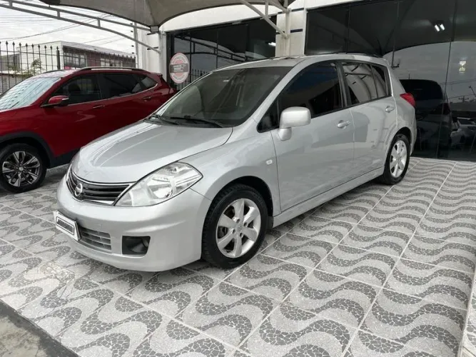 Nissan Tiida SL 1.8/1.8 Flex 16V Aut. 2013