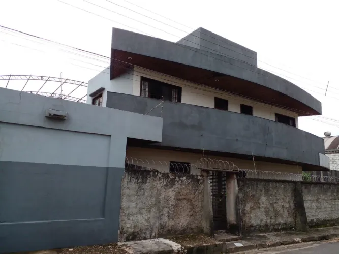 Vendo ou troco casa em Ananindeua por casa em Castanhal