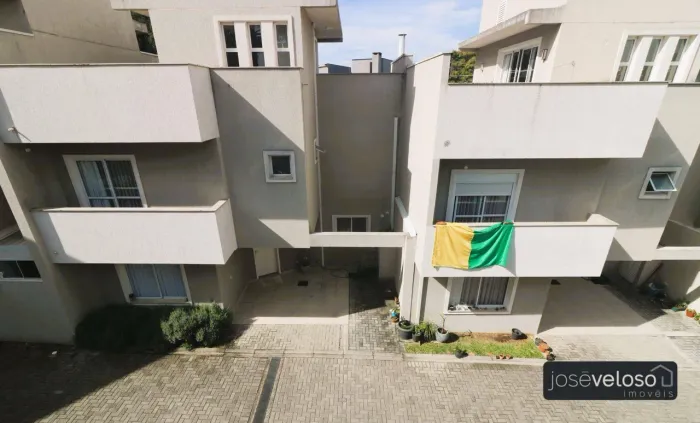 Sobrado com 3 dormitórios para alugar, 140 m² por R$ 5.300/mês - Campo Comprido - Curitiba