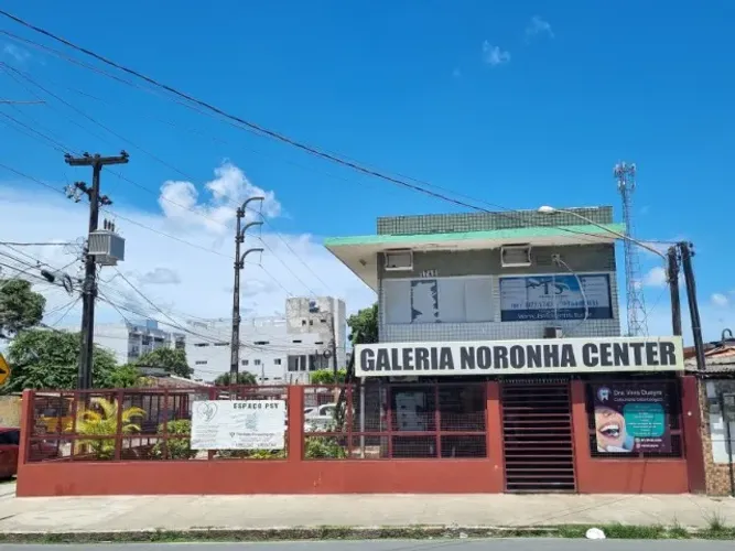 Alugo loja comercial no bairro do Cordeiro