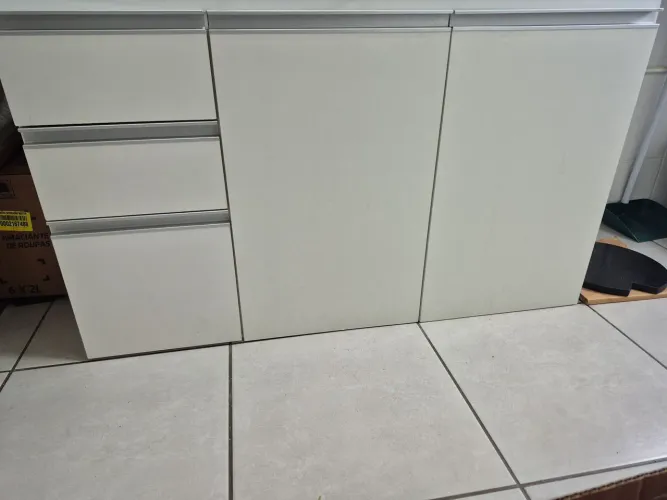 Vendo armário para pia de cozinh planejado 1,20 de comprimento e 50 cm de largura .