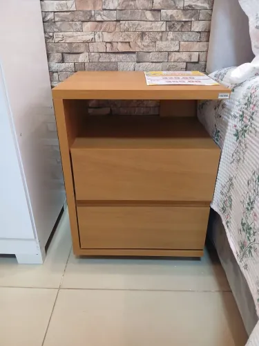 MESA DE CABECEIRA (CINAMOMO) 