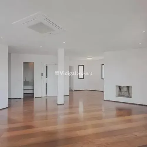 Cobertura Vila Madalena, 364m², 3 vagas de garagem, piscina e sauna.